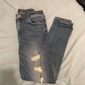 Abercrombie and Fitch size 6s High Rise Super Skinny